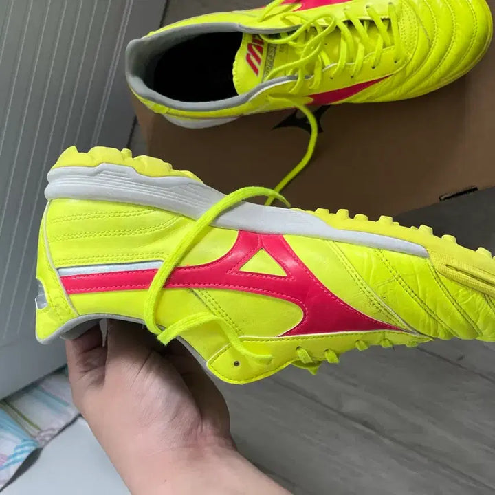 [BUNJANG] Mizuno Morelia 2 Pro TF Soccer Cleats / 미즈노 모렐리아 2 프로 as TF