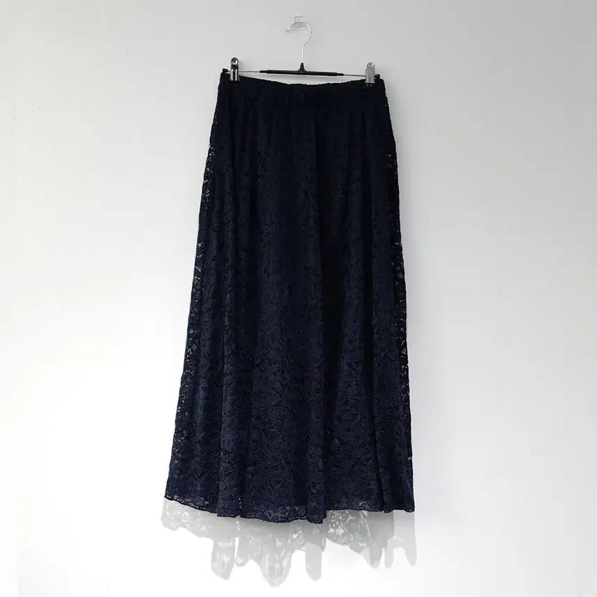 [BUNJANG] Floral Lace Navy Long Skirt / 플라워 레이스 네이비 롱 스커트