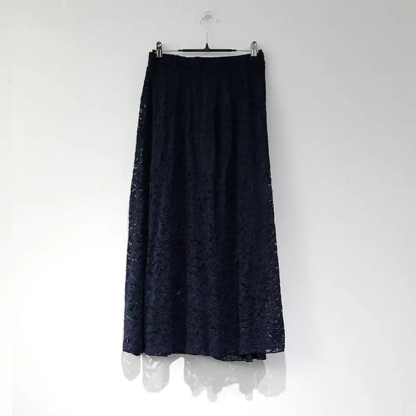 [BUNJANG] Floral Lace Navy Long Skirt / 플라워 레이스 네이비 롱 스커트