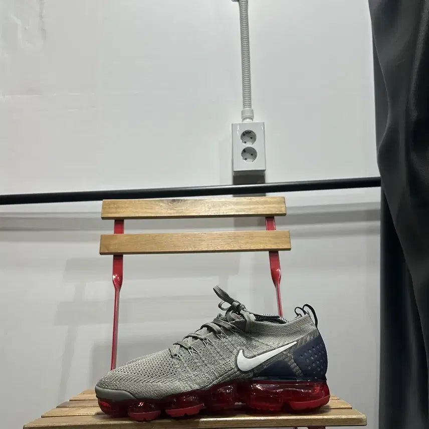 [BUNJANG] Nike Air VaporMax Flyknit Sneakers / 275) 나이키 운동화 남성 에어 베이퍼맥스 플라이니트 카키 레드
