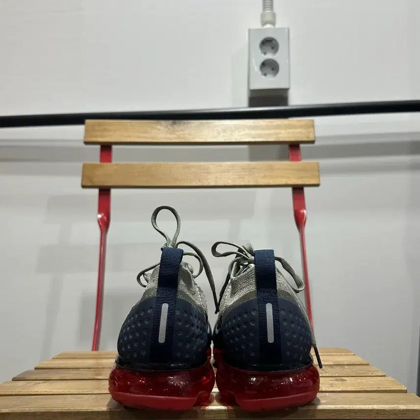 [BUNJANG] Nike Air VaporMax Flyknit Sneakers / 275) 나이키 운동화 남성 에어 베이퍼맥스 플라이니트 카키 레드