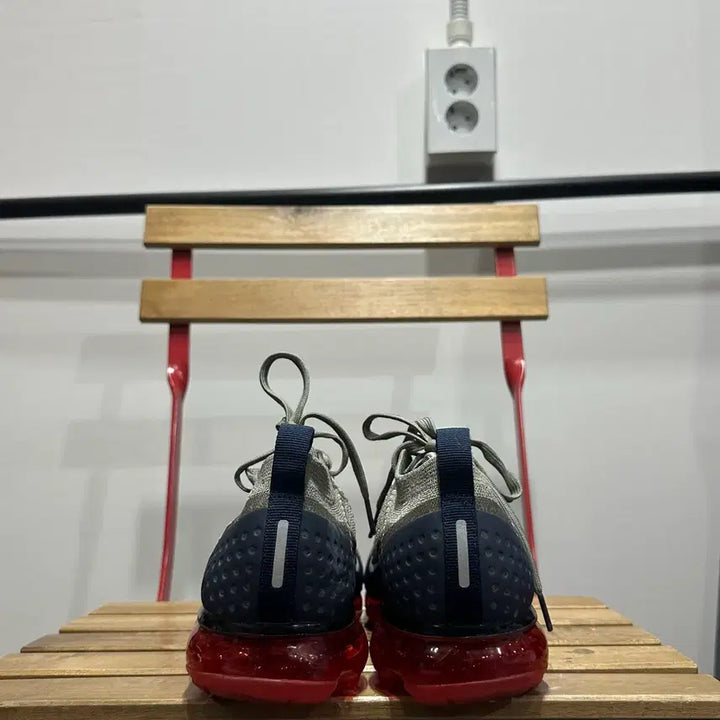 [BUNJANG] Nike Air VaporMax Flyknit Sneakers / 275) 나이키 운동화 남성 에어 베이퍼맥스 플라이니트 카키 레드