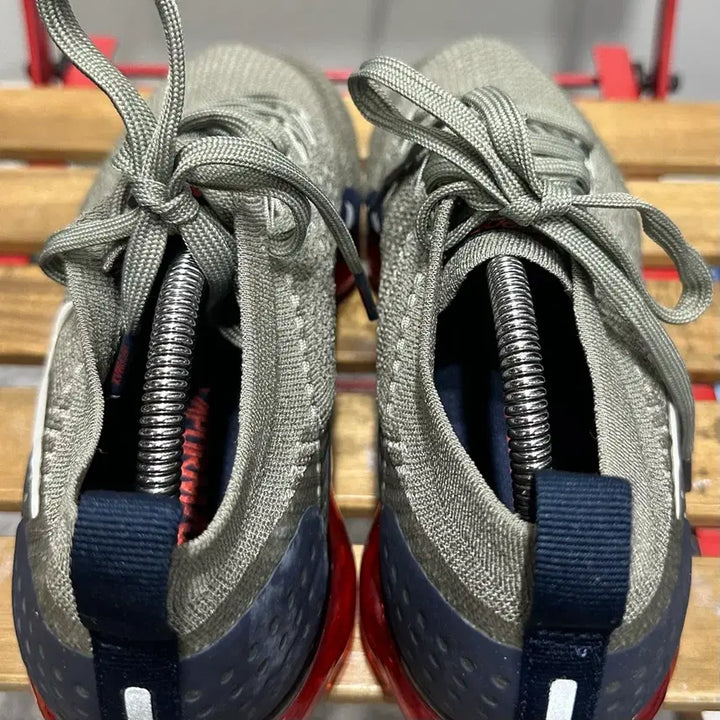 [BUNJANG] Nike Air VaporMax Flyknit Sneakers / 275) 나이키 운동화 남성 에어 베이퍼맥스 플라이니트 카키 레드