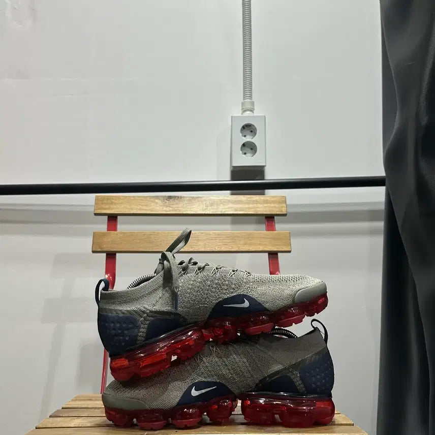 [BUNJANG] Nike Air VaporMax Flyknit Sneakers / 275) 나이키 운동화 남성 에어 베이퍼맥스 플라이니트 카키 레드