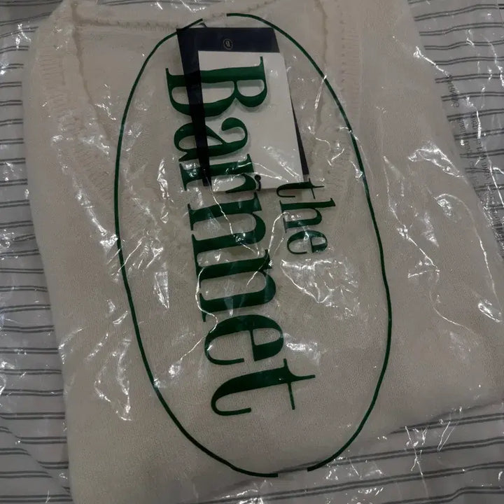 [BUNJANG] TheBarnett V-Neck Knit Sweater / 더바넷 브이넥 니트