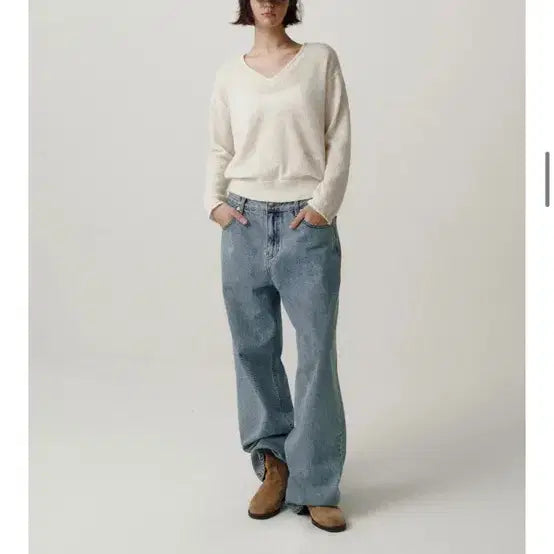[BUNJANG] TheBarnett V-Neck Knit Sweater / 더바넷 브이넥 니트