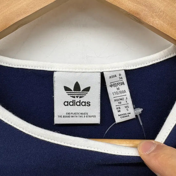 [BUNJANG] Adidas Navy Crop T-shirt (Women&