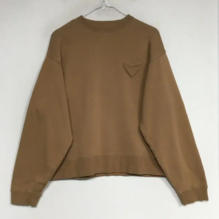 [BUNJANG] MUVEIL Heart Pocket Sweatshirt / MUVEIL 뮤베일 하트포켓 맨투맨