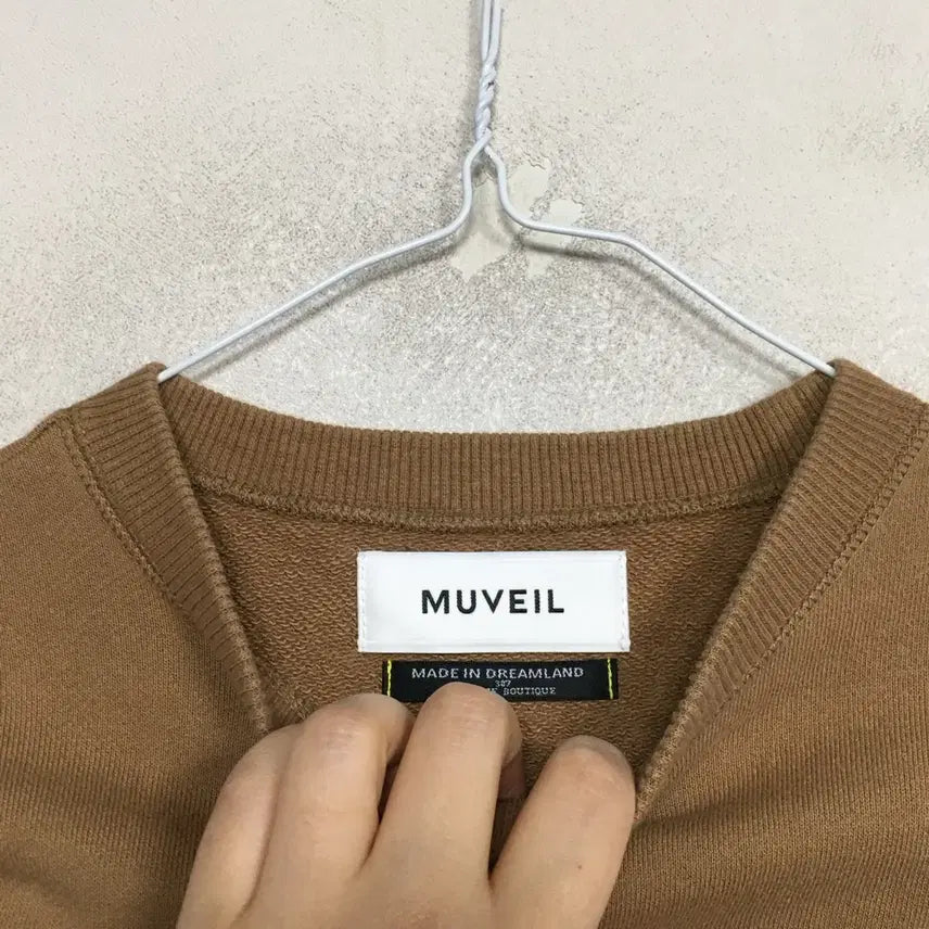 [BUNJANG] MUVEIL Heart Pocket Sweatshirt / MUVEIL 뮤베일 하트포켓 맨투맨