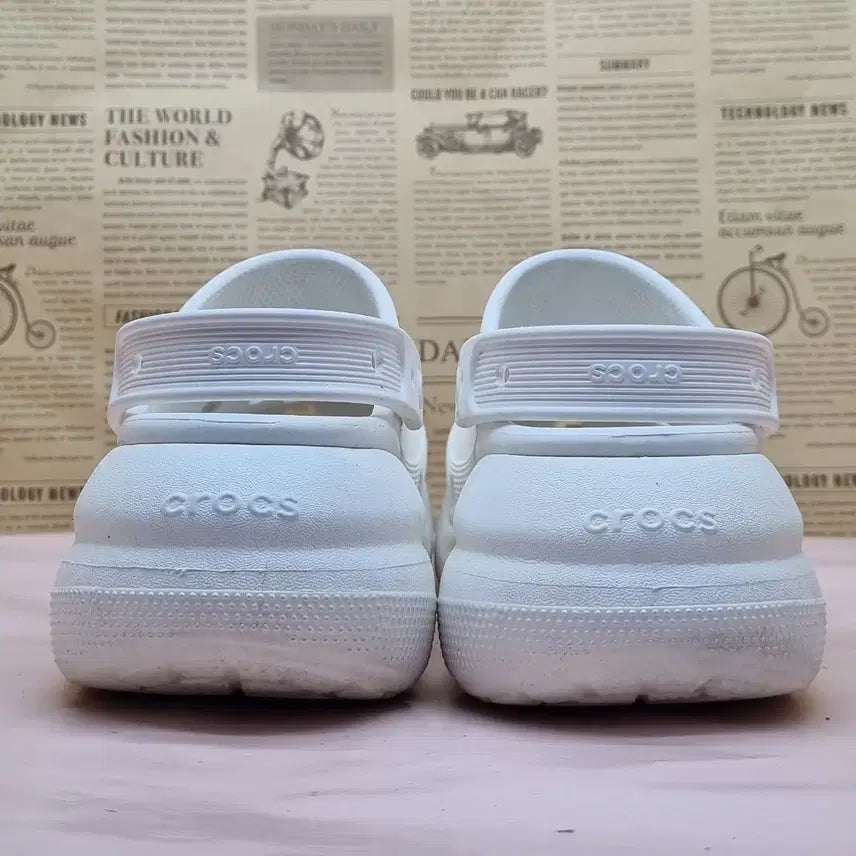 [BUNJANG] Crocs Classic Crush Clog White 250 / 크록스 클래식 크러쉬 클로그 화이트 250