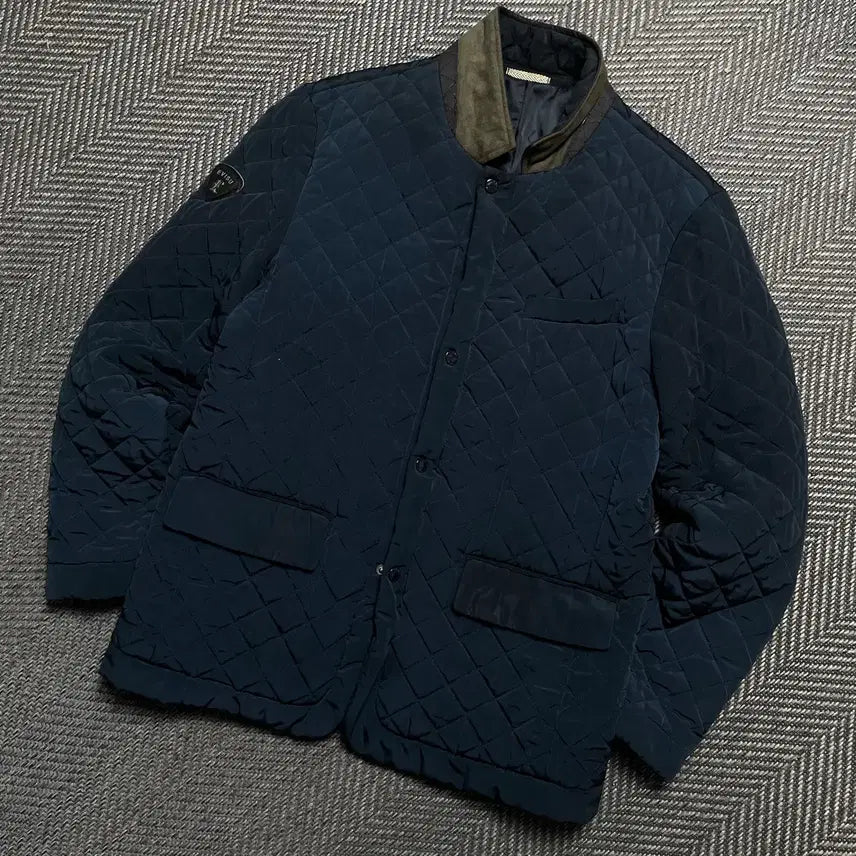 [SOLD OUT] EVISU 에비수 미니멀 뱃지 로고 다이아몬드 퀼팅 자켓y 5392