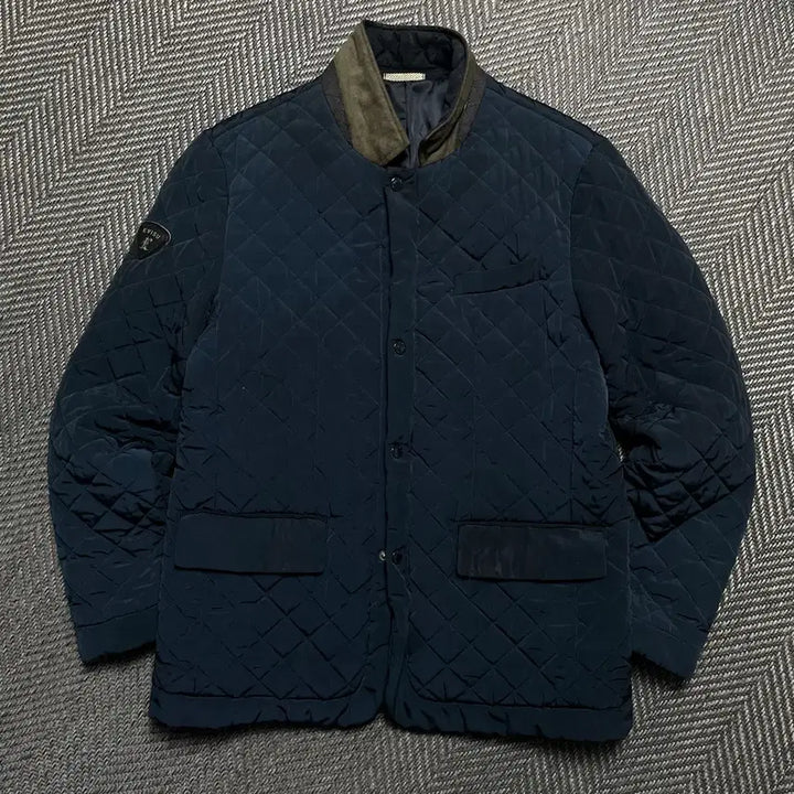 [SOLD OUT] EVISU 에비수 미니멀 뱃지 로고 다이아몬드 퀼팅 자켓y 5392