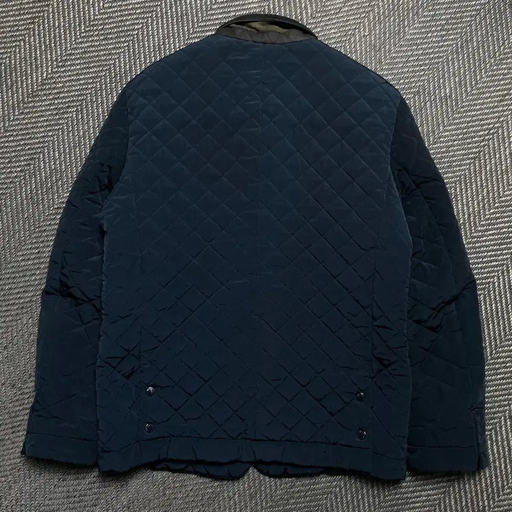 [SOLD OUT] EVISU 에비수 미니멀 뱃지 로고 다이아몬드 퀼팅 자켓y 5392