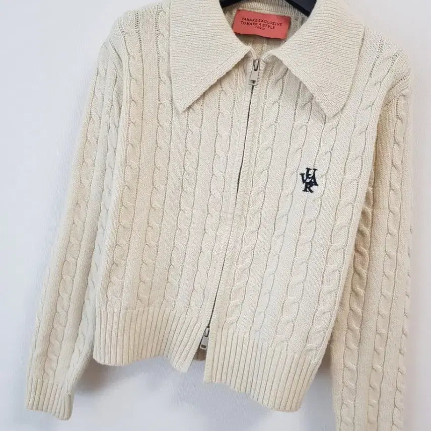 [SOLD OUT] 반에이크 정품 여성집업니트