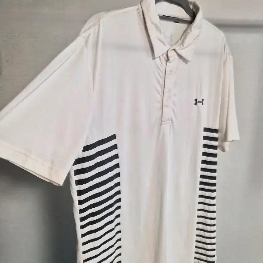 [BUNJANG] Under Armour White Striped Polo Shirt / 언더아머 화이트 스트라이프 반팔 폴로티