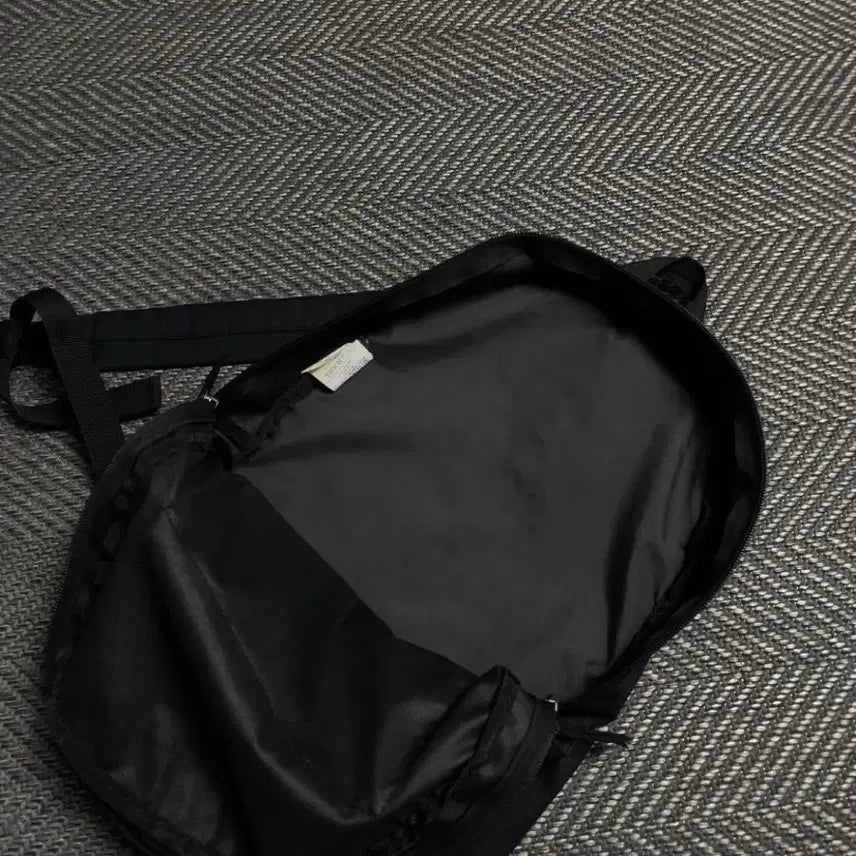 [BUNJANG] Nike Big Logo Classic Youth Backpack Black / 나이키 빅로고 클래식 유스 백팩 블랙y 5397