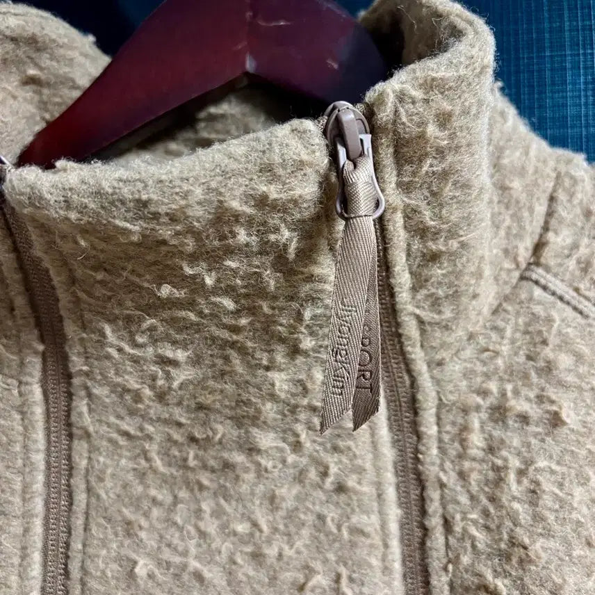 [BUNJANG] KC Kolon X Jiyong Kim Layered Fleece Jacket / KC 코오롱 X 지용킴 레이어드 플리스 자켓