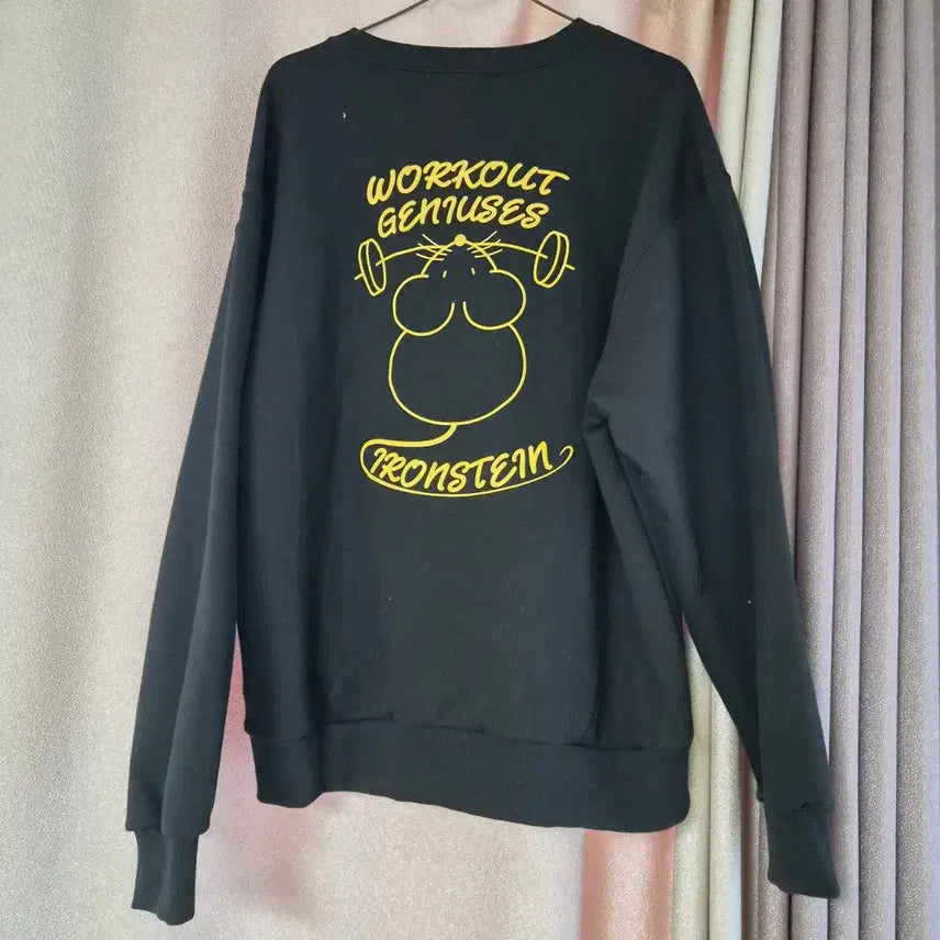 [BUNJANG] Ironstein L Black Embroidered Sweatshirt / 아이언스테인 맨투맨