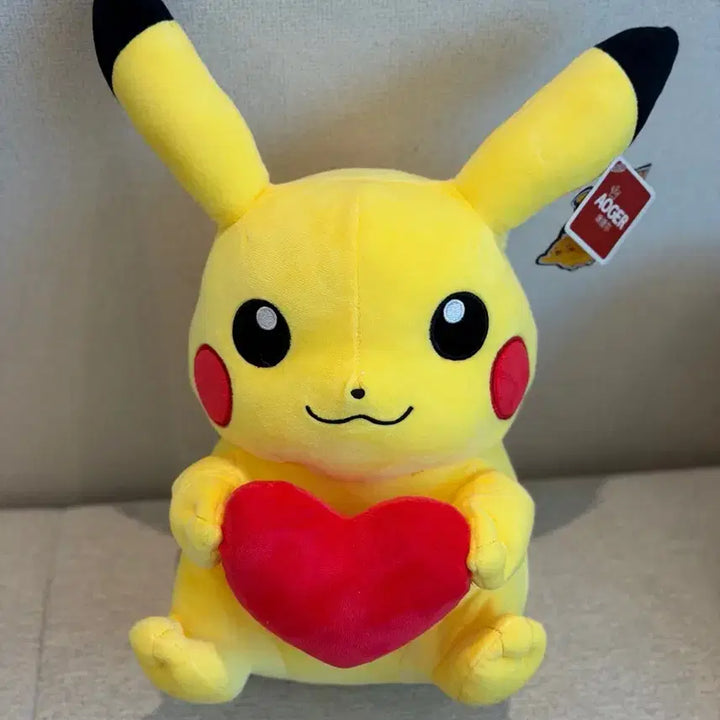 [BUNJANG] Pokemon Pikachu Heart Plush Doll / 포켓몬스터 하트 피카츄 중형인형 새상품
