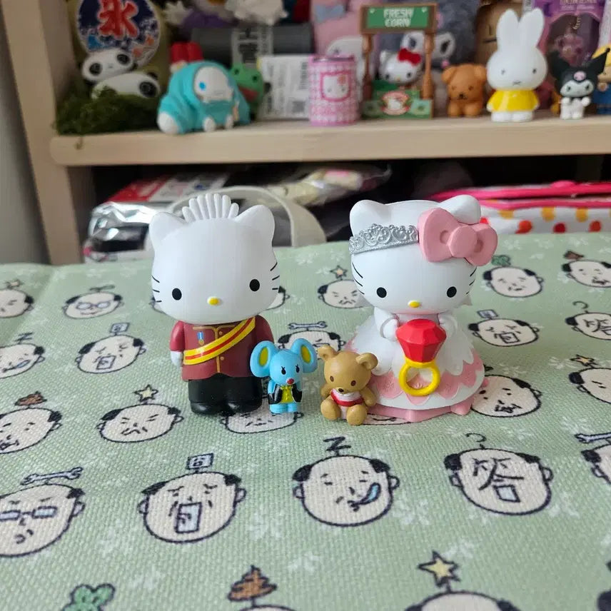 [BUNJANG] Kitty Wedding Figure Set Bride and Groom / 키티 웨딩 피규어 세트 신랑신부 인형