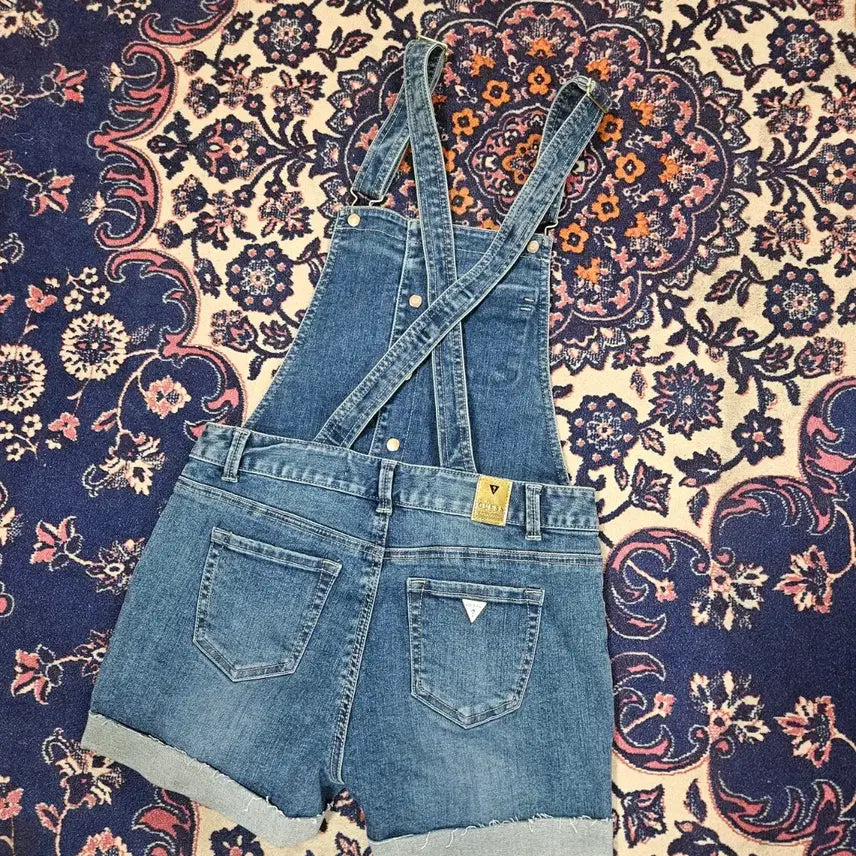 [BUNJANG] 게스(GUESS) 골든 버튼 데님 멜빵 반바지 26size / 게스(GUESS) 골든 버튼 데님 멜빵 반바지 26size