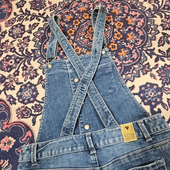 [BUNJANG] 게스(GUESS) 골든 버튼 데님 멜빵 반바지 26size / 게스(GUESS) 골든 버튼 데님 멜빵 반바지 26size