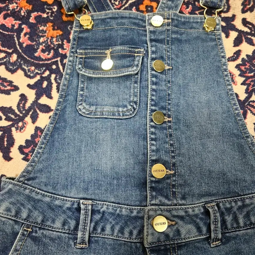 [BUNJANG] 게스(GUESS) 골든 버튼 데님 멜빵 반바지 26size / 게스(GUESS) 골든 버튼 데님 멜빵 반바지 26size