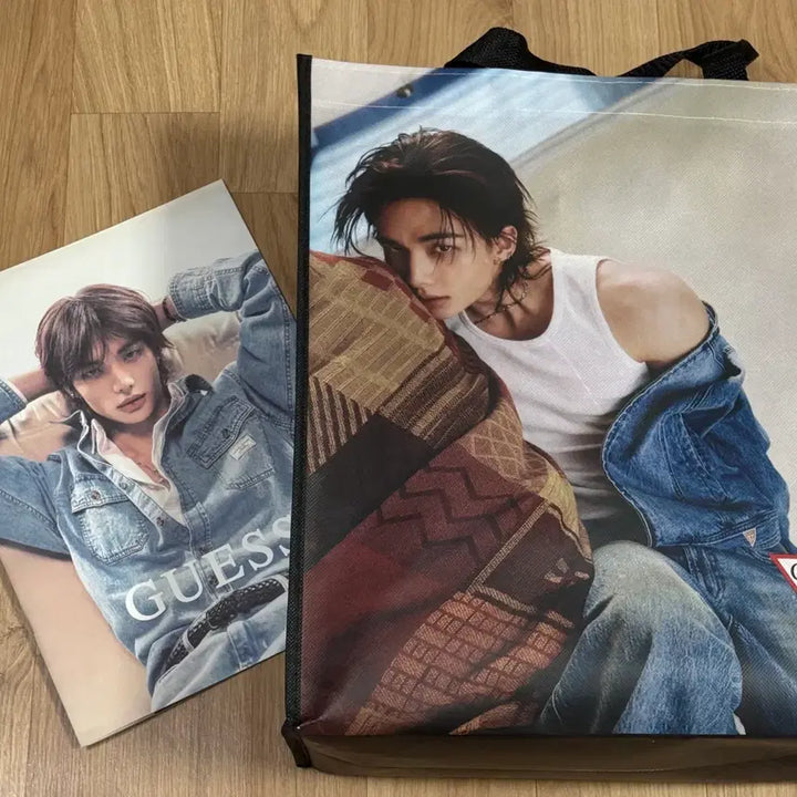[BUNJANG] Guess Hyunjin Tarpaulin Bag + Magazine / 게스 현진 타포린백 + 잡지