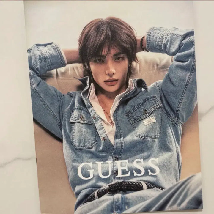 [BUNJANG] Guess Hyunjin Tarpaulin Bag + Magazine / 게스 현진 타포린백 + 잡지