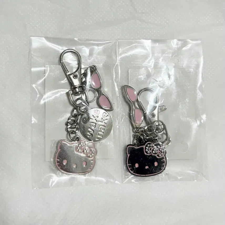 [BUNJANG] WAKE MAKE Hello Kitty Charm Keyring / 웨이크메이크 헬로키티 참키링