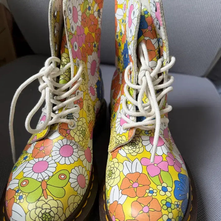 [BUNJANG] Dr. Martens Floral Print Boots / 닥터마틴 플라워 프린팅 부츠