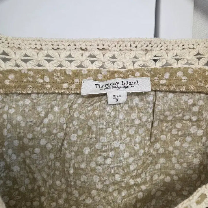 [BUNJANG] Thursday Island Blouse / 써스데이아일랜드 블라우스
