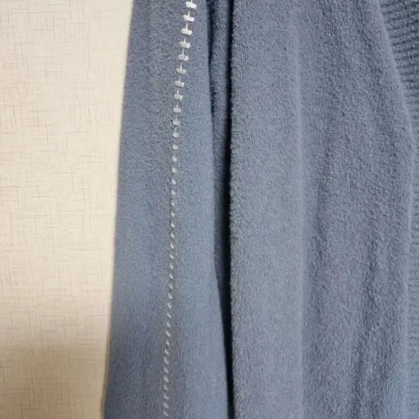 [BUNJANG] Pastel Blue V-Neck Knit Cardigan / 파스텔 블루 브이넥 니트 가디건