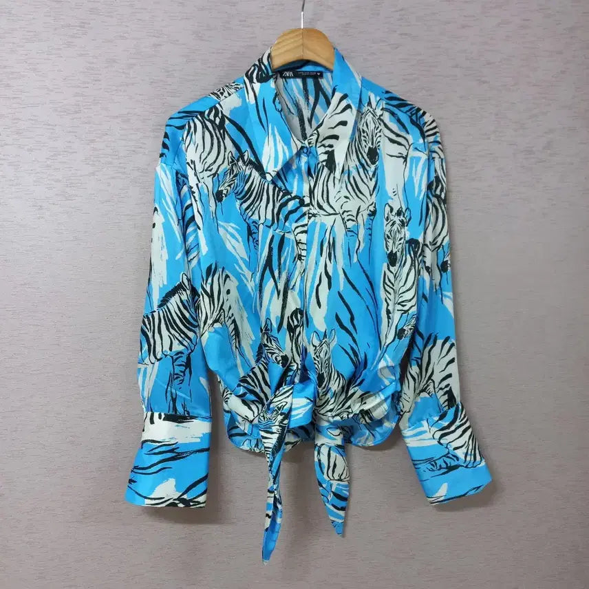 [BUNJANG] ZARA Blue Satin Print Blouse Women&