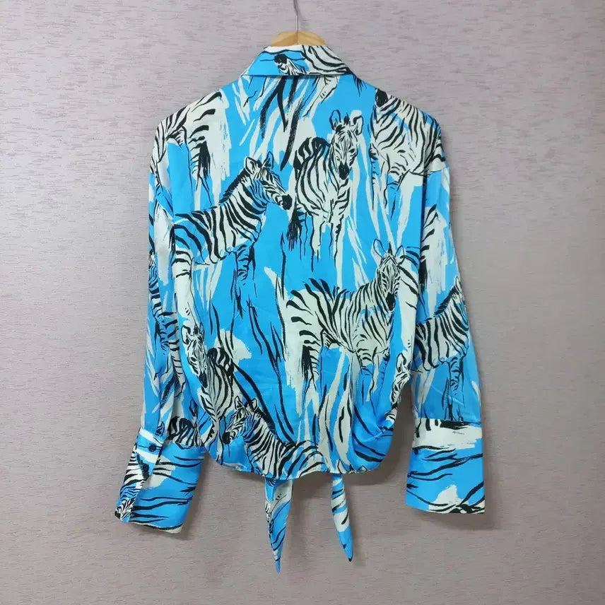 [BUNJANG] ZARA Blue Satin Print Blouse Women&