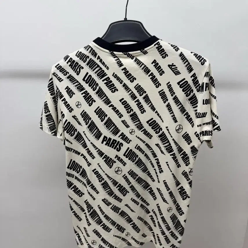 [SOLD OUT] 루이비통 레터링 반팔 백화점판 S