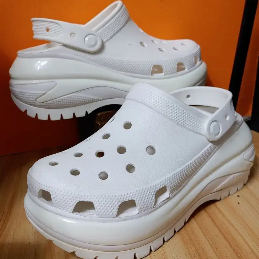 [SOLD OUT] (거의새것)크록스 메가 크러쉬 클로그(M7W9추천사이즈250)
