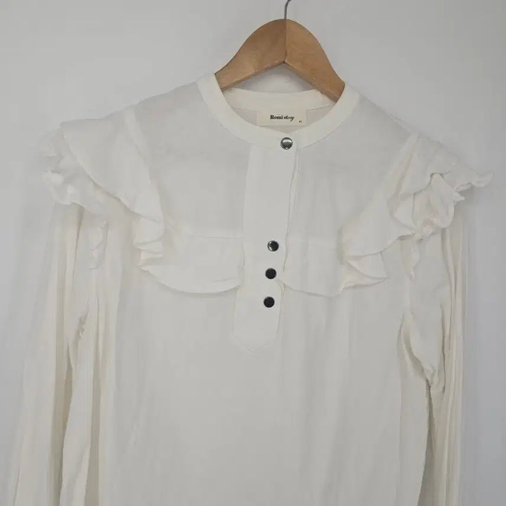 [BUNJANG] Romistory White Frill Blouse / 로미스토리 화이트 프릴 블라우스