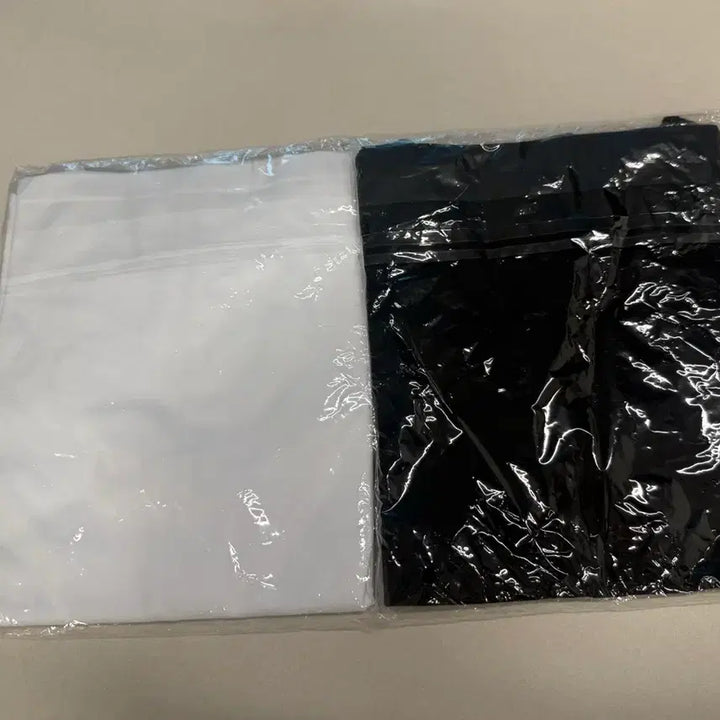 [BUNJANG] Mari Market Mari Made Round Neck T-shirt / 마리마켓 마리메이드 기획 티셔츠 라운드넥 팝니다!