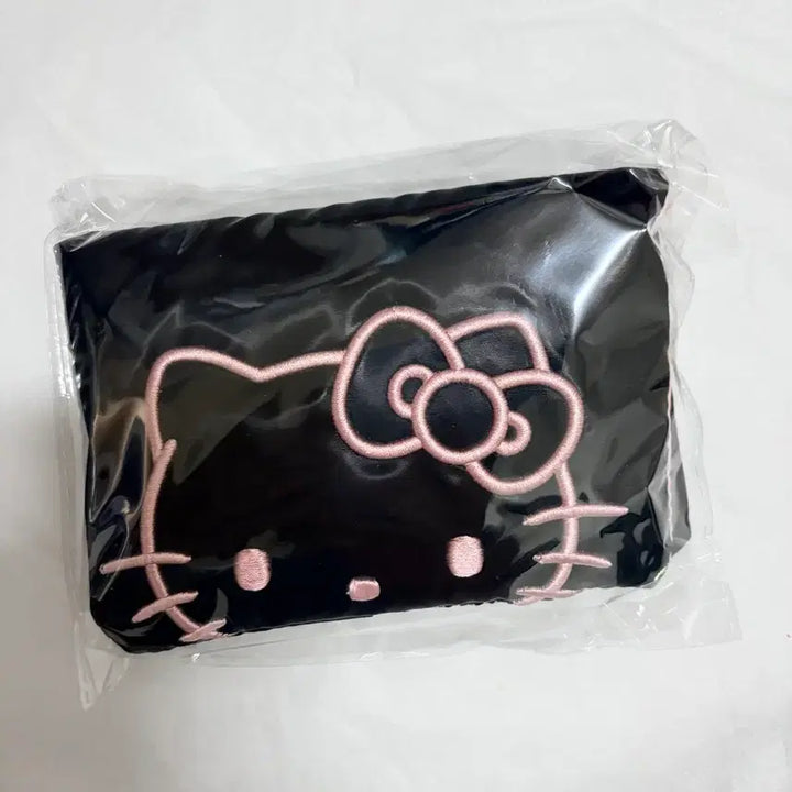 [BUNJANG] WAKE MAKE Hello Kitty Passport Case / 웨이크메이크 헬로키티 여권 케이스