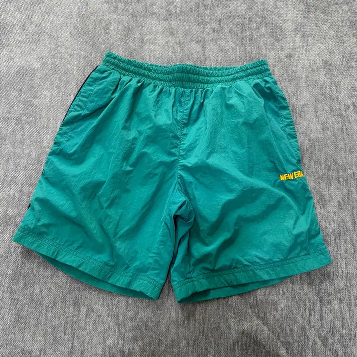 [BUNJANG] Xs New Era Nylon Shorts / Xs 뉴에라 나일론 반바지