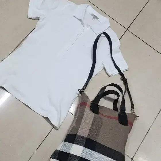 [BUNJANG] Burberry Cotton Short Sleeve Shirt / BURBERRY 이쁜 반팔 66~
