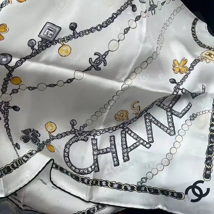 [BUNJANG] Chanel 90cm White Silk Scarf / 샤넬 90cm 화이트 스카프