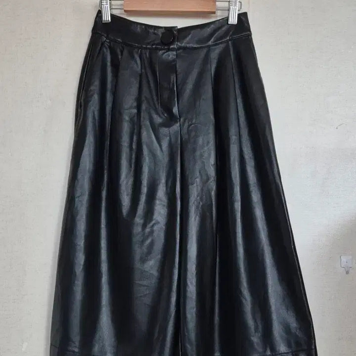 [BUNJANG] Armani Exchange Black Leather 7/10 Pants / (새상품.택가27만)알마니 블랙 레더 통7부바지