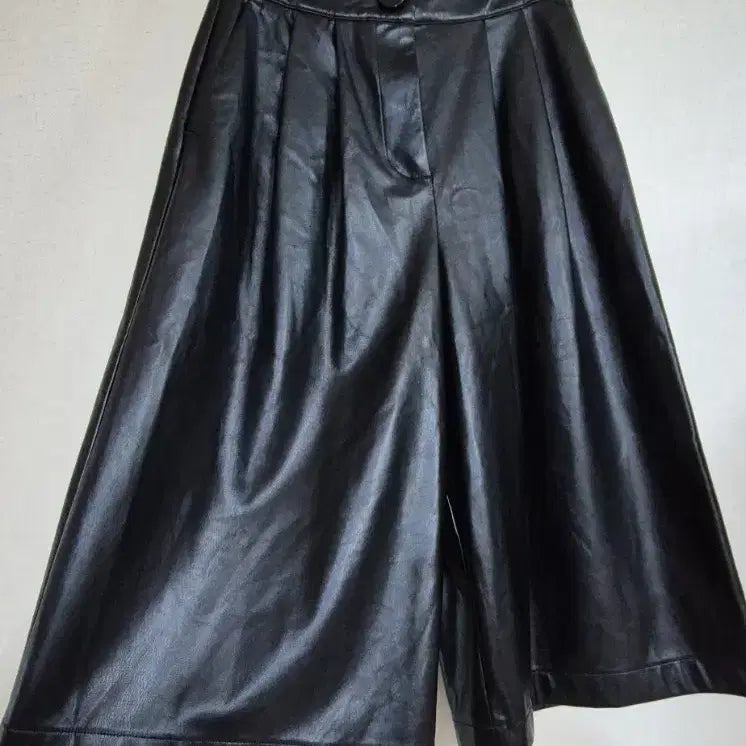 [BUNJANG] Armani Exchange Black Leather 7/10 Pants / (새상품.택가27만)알마니 블랙 레더 통7부바지