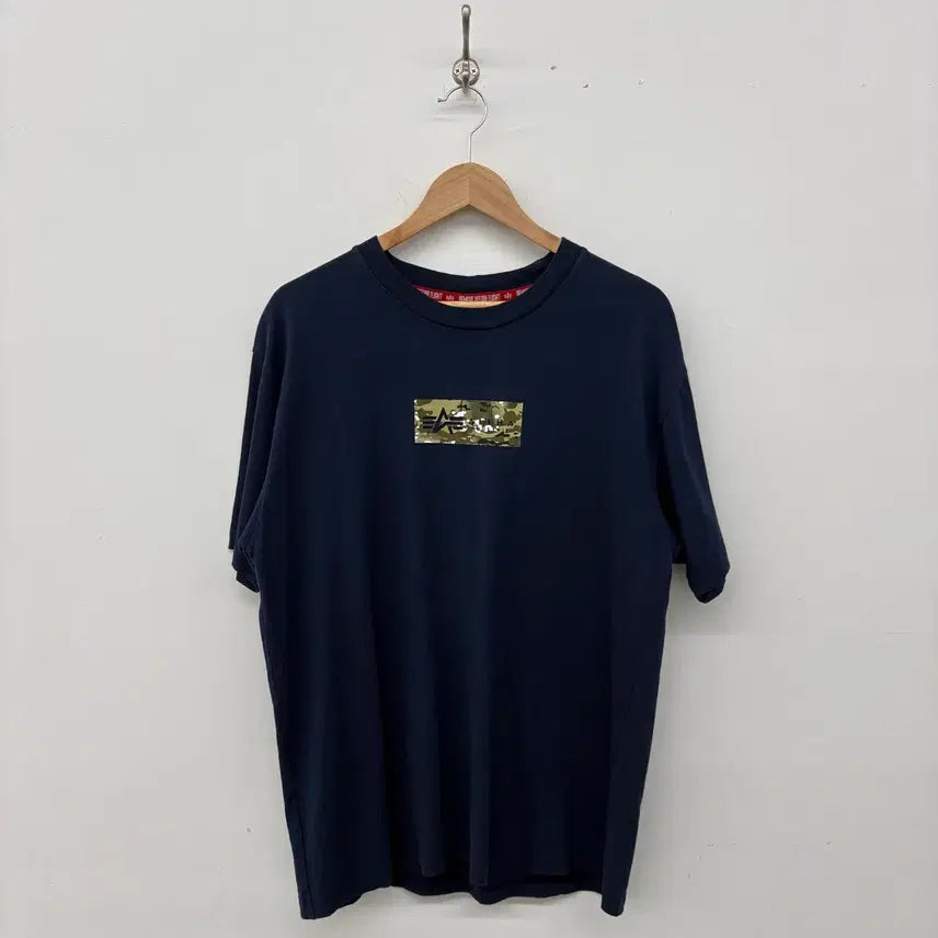 [BUNJANG] Alpha Industries Camo Logo T-shirt Navy XL / 알파인더스트리 카모 로고 반팔 티셔츠 네이비 남성XL