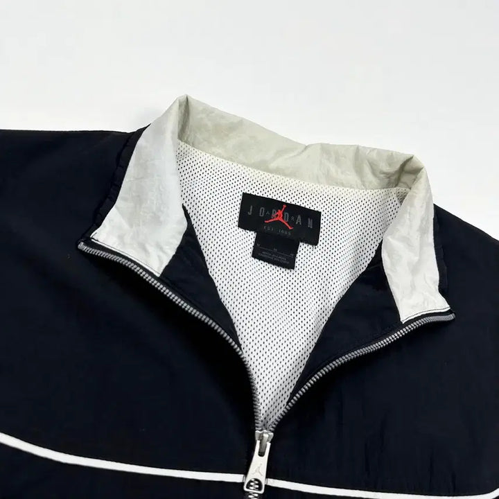 [BUNJANG] Nike Jordan Flight Windbreaker Jacket Oreo (M) / (M) 나이키 조던 플라이트 바람막이 자켓 오레오