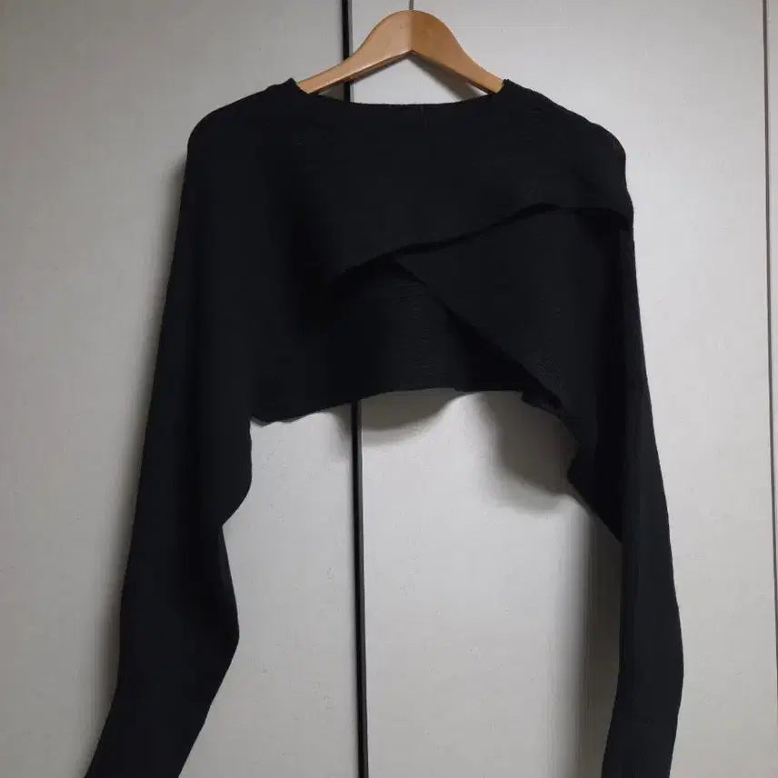 [SOLD OUT] 비바셔스 볼레로 니트