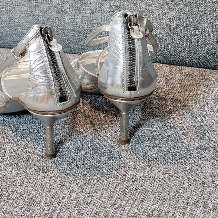 [BUNJANG] Miu Miu Silver Sandals (230) / 미우미우  샌들 230