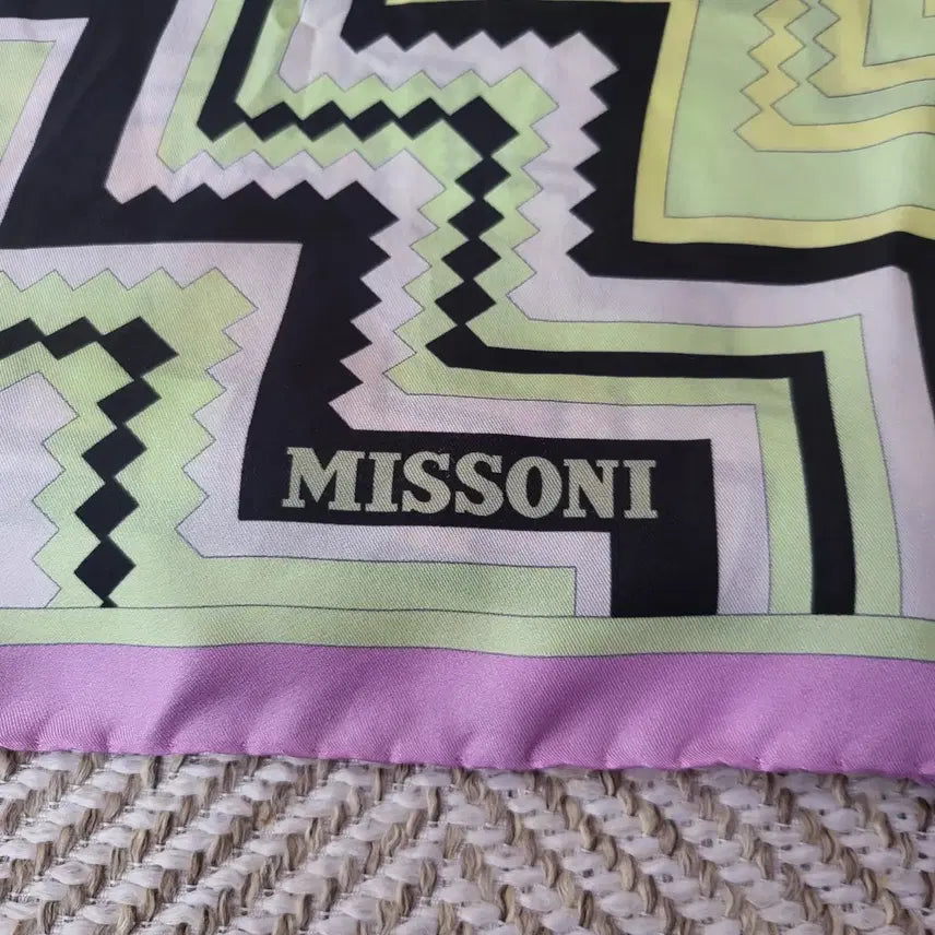[BUNJANG] Missoni Multicolor Pattern Silk Scarf / 미쏘니 멀티컬러 패턴 실크 스카프